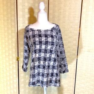 SHANNON FORD NEW YORK Black & White CHECKERED SWEATER Hi Low Hem Sz M EUC